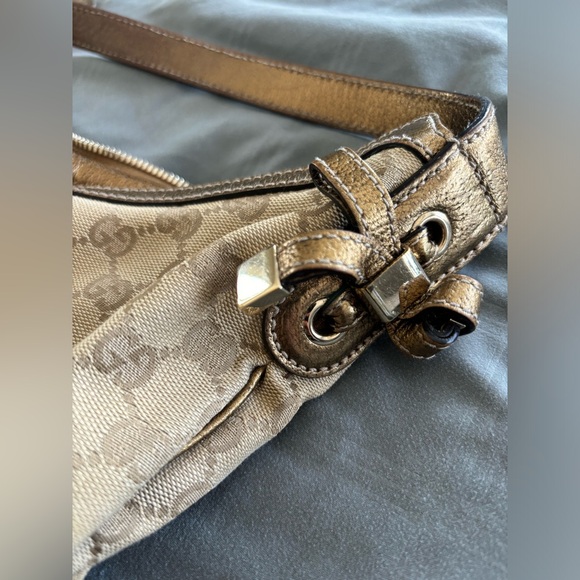 GUCCI Gold GG Pattern Canvas Shoulder Bag Authentic Gucci Link Inside Lining - Picture 7 of 11